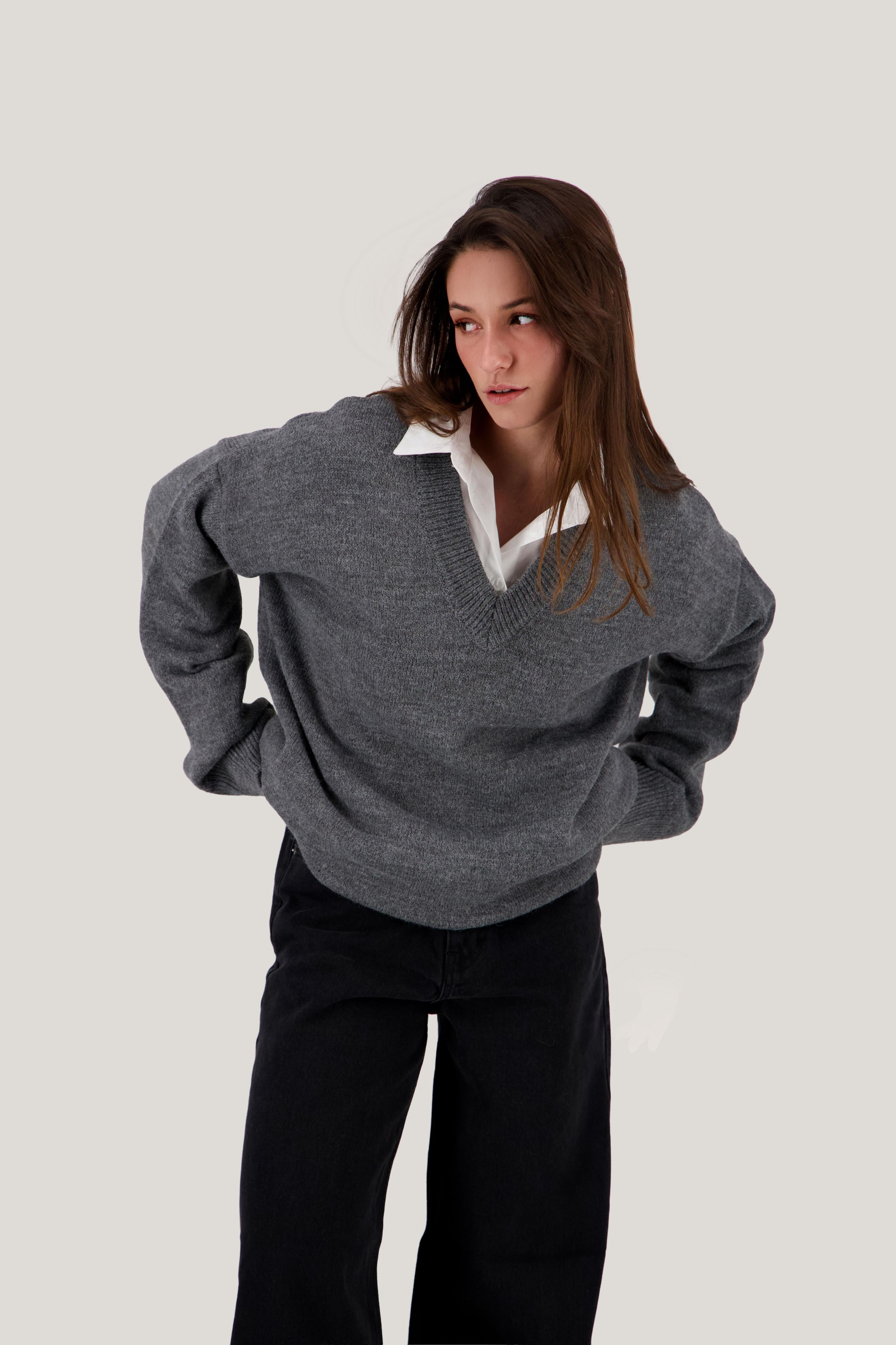 V-Neck Pullover