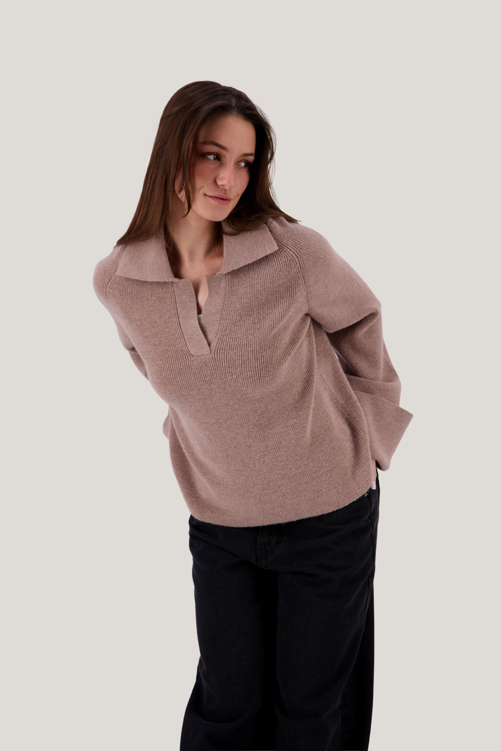 Spread Collar Pullover