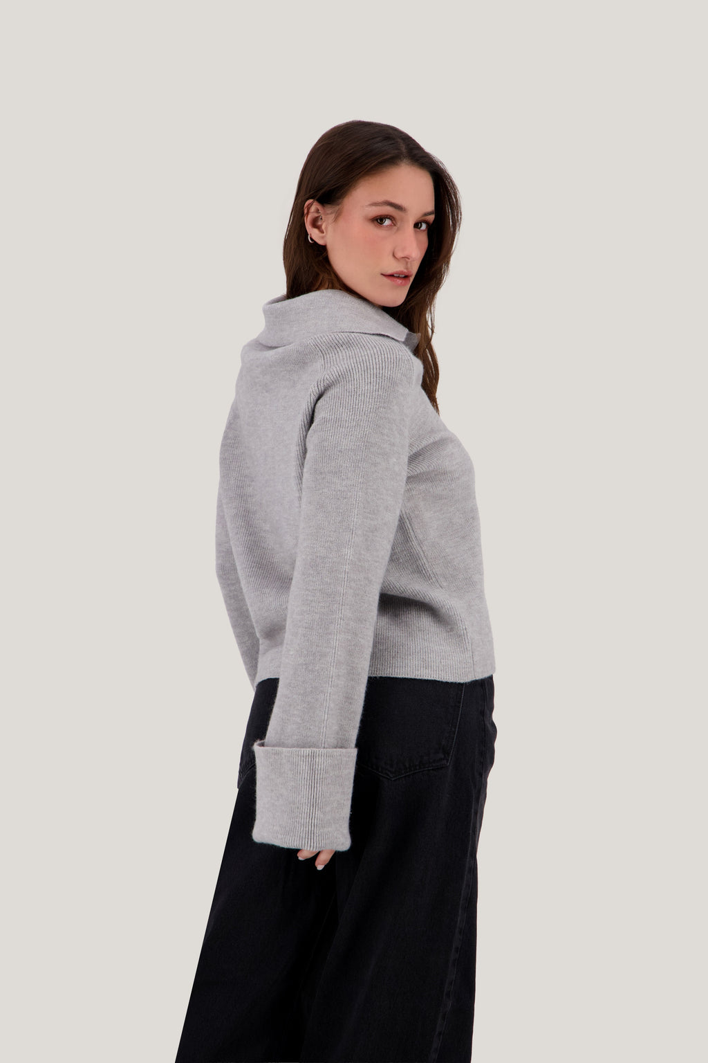 Spread Collar Pullover